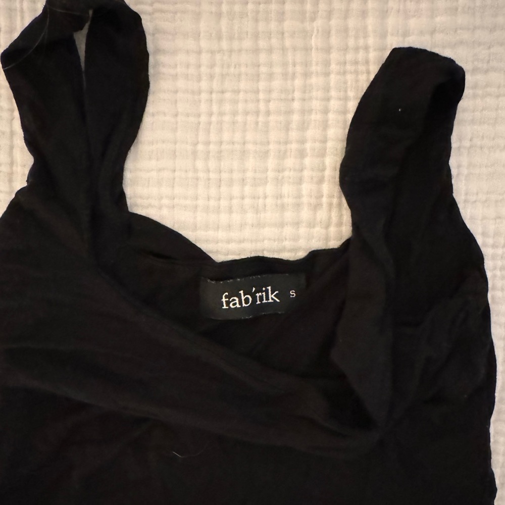 Black Fabrik Crop